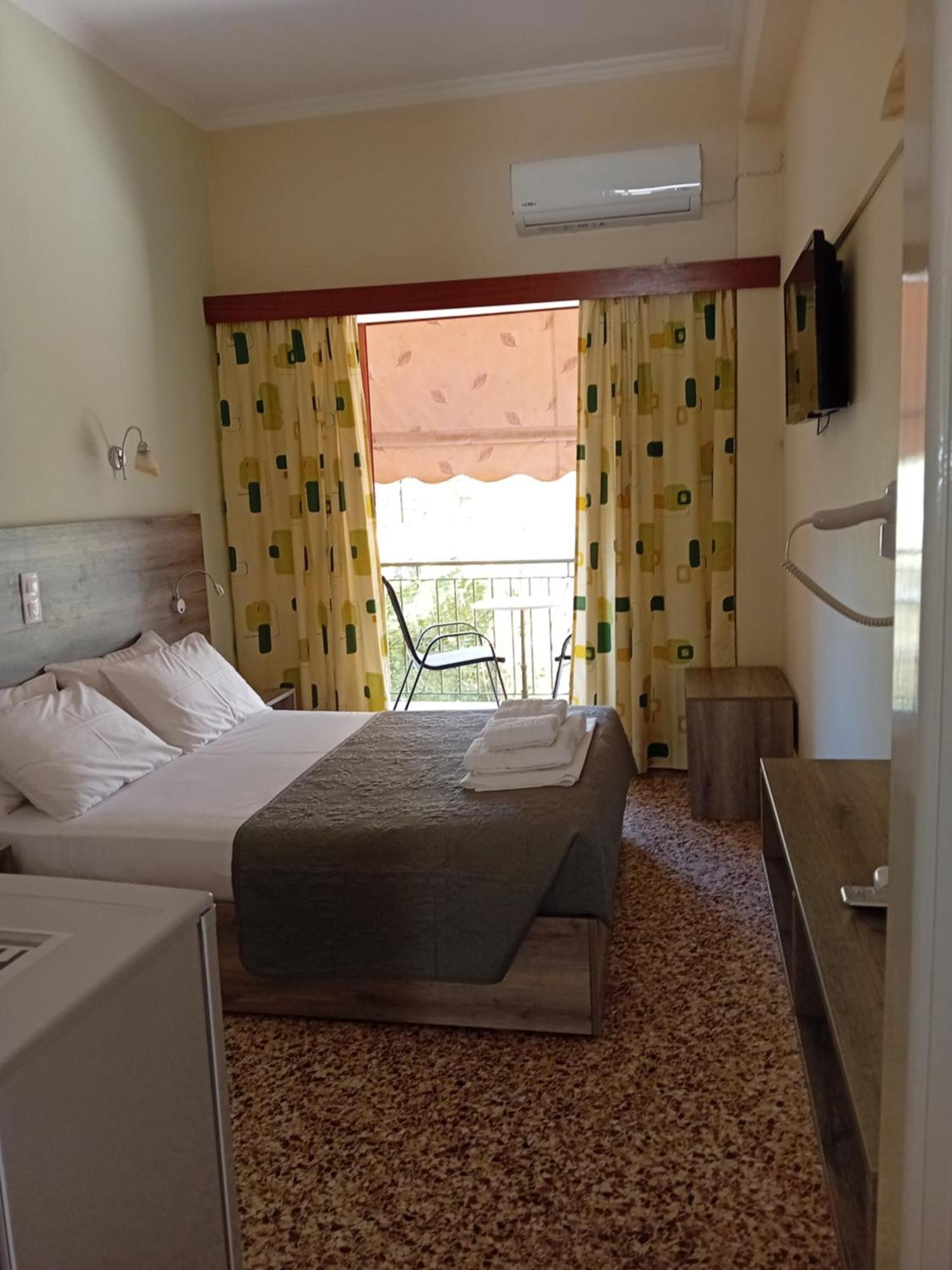 Hermes Agia Marina  Esterno foto